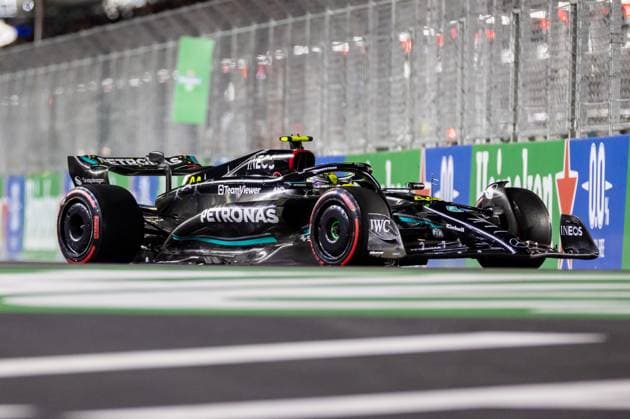LAS VEGAS, NV - NOVEMBER 17: Mercedes driver Lewis Hamilton (44) of United Kingdom drives during qualifying at the F1 Las Vegas Grand Prix on Thursday, November 17, 2023 on the Las Vegas Street Circuit in Las Vegas, NV. (Photo by Bob Kupbens Icon Sportswire) AUTO: NOV 17 F1 Las Vegas Grand Prix EDITORIAL USE ONLY Icon231118163