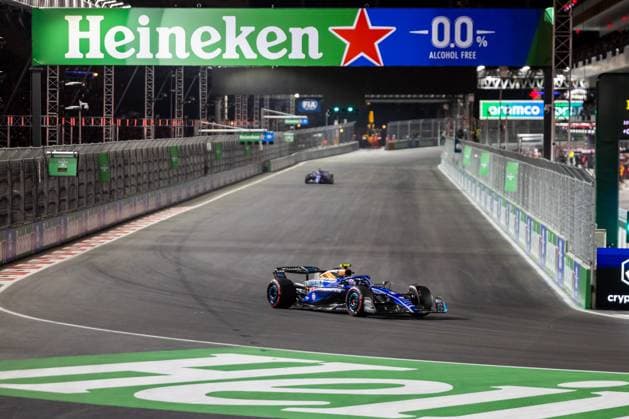 LAS VEGAS, NV - NOVEMBER 17: Williams driver Logan Sargeant (2) of the United States drives during qualifying at the F1 Las Vegas Grand Prix on Thursday, November 17, 2023 on the Las Vegas Street Circuit in Las Vegas, NV. (Photo by Bob Kupbens Icon Sportswire) AUTO: NOV 17 F1 Las Vegas Grand Prix EDITORIAL USE ONLY Icon231118173