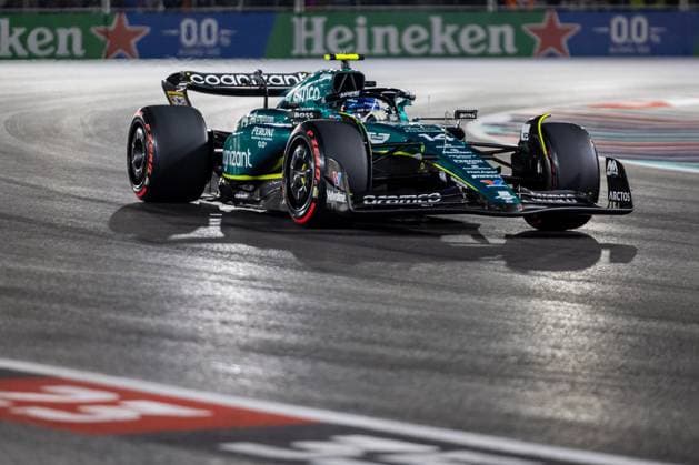 LAS VEGAS, NV - NOVEMBER 17: Aston Martin Racing driver Fernando Alonso (14) of Spain drives during qualifying at the F1 Las Vegas Grand Prix on Thursday, November 17, 2023 on the Las Vegas Street Circuit in Las Vegas, NV. (Photo by Bob Kupbens Icon Sportswire) AUTO: NOV 17 F1 Las Vegas Grand Prix EDITORIAL USE ONLY Icon231118179