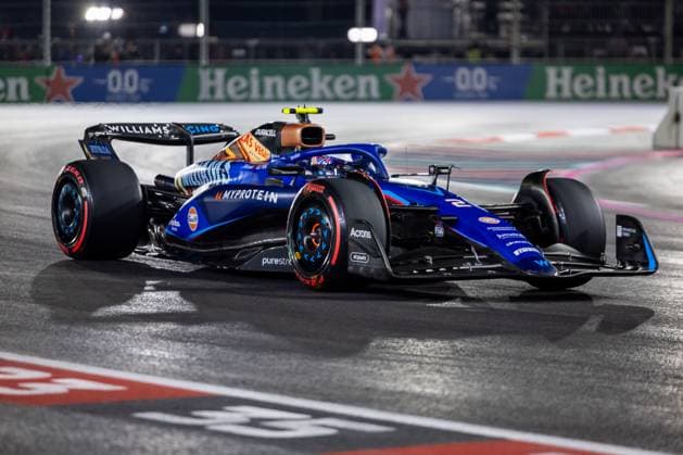 LAS VEGAS, NV - NOVEMBER 17: Williams driver Logan Sargeant (2) of the United States drives during qualifying at the F1 Las Vegas Grand Prix on Thursday, November 17, 2023 on the Las Vegas Street Circuit in Las Vegas, NV. (Photo by Bob Kupbens Icon Sportswire) AUTO: NOV 17 F1 Las Vegas Grand Prix EDITORIAL USE ONLY Icon231118182