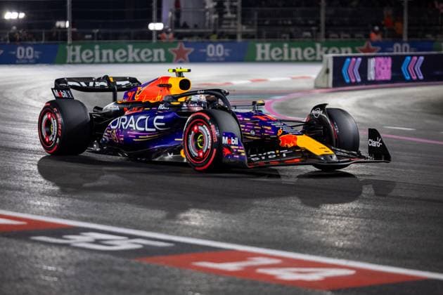 LAS VEGAS, NV - NOVEMBER 17: Red Bull Racing driver Sergio Perez (11) of Mexico drives during qualifying at the F1 Las Vegas Grand Prix on Thursday, November 17, 2023 on the Las Vegas Street Circuit in Las Vegas, NV. (Photo by Bob Kupbens Icon Sportswire) AUTO: NOV 17 F1 Las Vegas Grand Prix EDITORIAL USE ONLY Icon231118187