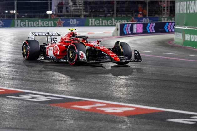 LAS VEGAS, NV - NOVEMBER 17: Ferrari driver Carlos Sainz (55) of Spain drives during qualifying at the F1 Las Vegas Grand Prix on Thursday, November 17, 2023 on the Las Vegas Street Circuit in Las Vegas, NV. (Photo by Bob Kupbens Icon Sportswire) AUTO: NOV 17 F1 Las Vegas Grand Prix EDITORIAL USE ONLY Icon231118189
