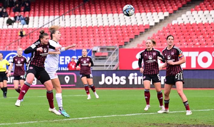 18 11 2023 Soccer Season 2023 2024 1 Women Soccer Bundesliga 08 Matchday 1 FC Nürnberg FCN Club Eintracht Frankfurt Sportfoto Zink xwoxzix Lara Prasnikar 7, Eintracht Frankfurt scores Goal Goal Shot for 0 2 against Jessica May 6, 1 FC Nürnberg FCN right Alina Mailbeck 5, 1 FC Nürnberg FCN Lara Schmidt 27, 1 FC Nürnberg FCN