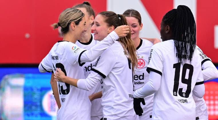 18 11 2023 Soccer Season 2023 2024 1 Women Soccer Bundesliga 08 Matchday 1 FC Nuremberg FCN Club Eintracht Frankfurt Sportfoto Zink xwoxzix Goal celebration Joy after goal Goal shot to 0 2 by Lara Prasnikar 7, Eintracht Frankfurt Sara Doorsoun Khajeh 23, Eintracht Frankfurt Lara Prasnikar 7, Eintracht Frankfurt