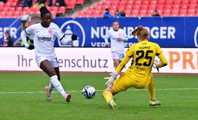 18 11 2023 Soccer Season 2023 2024 1 Women Soccer Bundesliga 08 Matchday 1 FC Nuremberg FCN Club Eintracht Frankfurt Sportfoto Zink xwoxzix Nicole Etonam Anyomi 19, Eintracht Frankfurt Kristin Krammer 25, 1 FC Nuremberg FCN
