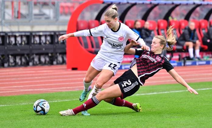 18 11 2023 Soccer Season 2023 2024 1 Women Soccer Bundesliga 08 Matchday 1 FC Nuremberg FCN Club Eintracht Frankfurt Sportfoto Zink xwoxzix Nadine Riesen 22, Eintracht Frankfurt Amelie Thöle Thoele 12, 1 FC Nuremberg FCN