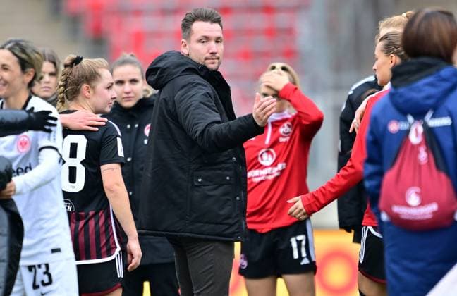 18 11 2023 Soccer Season 2023 2024 1 Women Soccer Bundesliga 08 Matchday 1 FC Nuremberg FCN Club Eintracht Frankfurt Sportfoto Zink xwoxzix Thomas Oostendorp Coach 1 FC Nuremberg FCN and Team Team disappointed Disappointment after the end of the match