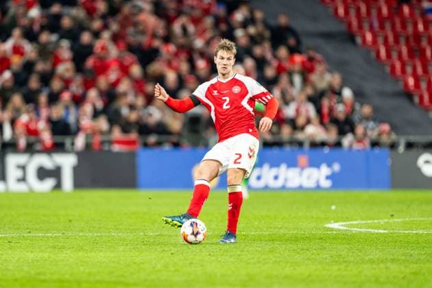 Copenhagen, Denmark. 17th, November 2023. Joachim Andersen (2) of Denmark seen during the UEFA EURO, EM, Europameisterschaft,Fussball 2024 qualification match between Denmark and Slovenia at Parken in Copenhagen. . FOOTBALL : Danemark vs Slovenie - Qualification Euro 2024 - Groupe H - 17 11 2023 Gonzales Panoramic 