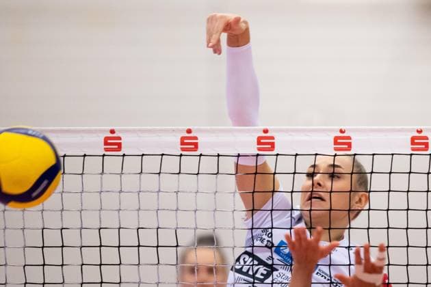 2 Bundesliga Women Pro Schwarz Weiss Erfurt vs TSV Bayer 04 Leverkusen Erfurt 18 11 2023 Silvie Pavlova 4 Schwarz Weiss Erfurt 2 Bundesliga Women Pro Schwarz Weiss Erfurt vs TSV Bayer 04 Leverkusen Riethsporthalle Erfurt 18 11 2023 Copyright: xBEAUTIFULxSPORTS Duehringx