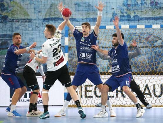18 11 2023, Germany, Bietigheim, Handball 2 Bundesliga Men, SG BBM Bietigheim vs HC Elbflorenz 2006, f l Ivar Stavast HC , Nikola Vlahovic BBM , Juan De La Pena HC