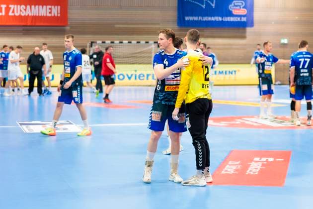 Örn Vésteinsson Östenberg Nr 4, VfL Luebeck Schwartau and goalkeeper Paul Dreyer Nr 12, VfL Luebeck Schwartau are depressed disappointed VfL Luebeck Schwartau vs TSV Bayer Dormagen, Handball, 2 Bundesliga, 18 11 23 Luebeck Schleswig Holstein Germany Copyright: xAgentur54Gradx xFelixxKoenigx