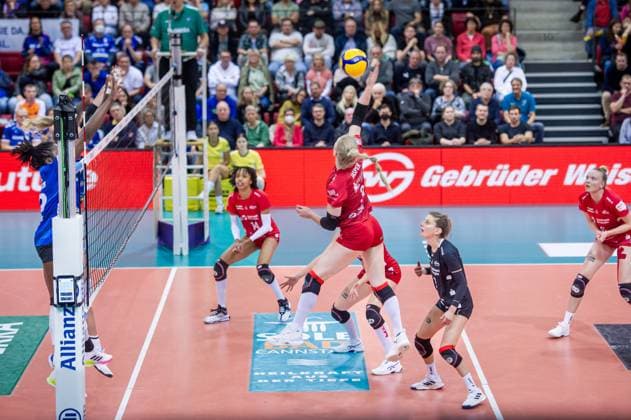 Hester Jasper Dresdner SC, 03 on the ball Allianz MTV Stuttgart Dresdner SC, Sport, Volleyball Bundesliga, Frauen, VBL, Saison 2023 24, 18 11 2023, Stuttgart SCHARRena , DEU Allianz MTV Stuttgart Dresdner SC, Sport, Volleyball Bundesliga, Frauen, VBL, Saison 2023 24, 18 11 2023, Stuttgart SCHARRena , DEU Stuttgart Copyright: xSandyxDinkelackerx EP_SDR