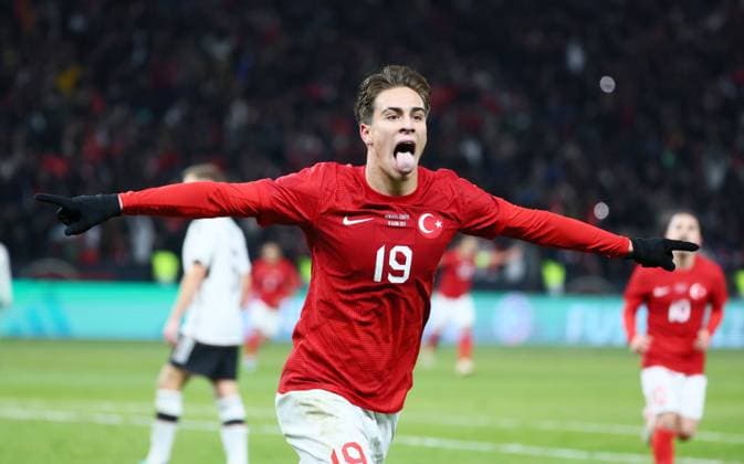 Bilder des Jahres 2023, Sport 11 November Sport Themen der Woche KW46 Sport Bilder des Tages Deutschland - Tuerkei 18.11.2023 Berlin, 18.11.2023, Fussball, Olympiastadion, Länderspiel , Deutschland GER vs. Türkei TUR , Im Bild; Tor für die Türkei. Kenan Yildiz (19, TUR) trifft zum 1:2 und jubelt. , Nur zur redaktionellen Nutzung! . , Gemäß den Vorgaben der DFB Deutscher Fussballbund ist es untersagt, in dem Stadion und oder vom Spiel angefertigte Fotoaufnahmen in Form von Sequenzbildern und oder videoähnlichen Fotostrecken zu verwerten bzw. verwerten zu lassen. , *** Germany Turkey 18 11 2023 Berlin, 18 11 2023, Soccer, Olympiastadion, International match , Germany GER vs Turkey TUR , In the picture goal for Turkey Kenan Yildiz 19, TUR scores 1 2 and cheers , For editorial use only , According to the guidelines of the DFB German Football Association, it is prohibited to use or have used photographs taken in the stadium and or from the game in the form of sequential images and or video-like photo series ,