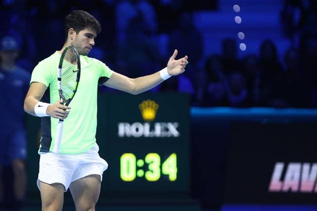 Novak Djokovic vs Carlos Alcaraz Carlos Alcaraz of Spain looks dejected during the semi-final singles match between Novak Djokovic of Serbia and Carlos Alcaraz of Spain on Day seven of the Nitto ATP, Tennis Herren World Tour Finals. Torino Pala Alpitour Italy Copyright: xMarcoxCanonierox