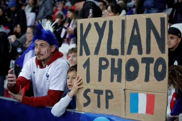 France vs Gibraltar Foot Euro PHOTOPQR NICE MATIN Cyril Dodergny ; Nice ; 18 11 2023 ; Nice le 18 11 2023 - Allianz Riviera - Football - Eliminatoires de l Euro - Groupe B - 9eme journee - L equipe de France affronte Gibraltar - les supporters francais present dans le stade kylian 1 photo stp UEFA EURO, EM, Europameisterschaft,Fussball 2024 Group B qualification match between France and Gibraltar in Nice, France, 18 November 2023. Nice France  Copyright: xPHOTOPQR NICExMATIN MAXPPPxCyrilxDodergnyx 20231118NIM2477 20231118NIM2477