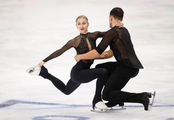Bilder des Jahres 2023, Sport 11 November (231119) -- ESPOO, Nov. 19, 2023 -- Minerva Fabienne Hase (L) Nikita Volodin of Germany perform during the Pairs free skating at the ISU Grand Prix of Figure skating, Eiskunstlauf 2023 Grand Prix Espoo in Espoo, Finland, Nov. 18, 2023. (Photo by Xinhua) (SP)FINLAND-ESPOO-FIGURE SKATING-ISU GRAND PRIX-PAIRS-FREE SKATING KallexParkkinen 
