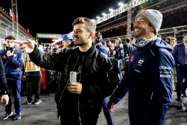 LAS VEGAS - DJ Martin Garrix and driver Daniel Ricciardo prior to the Las Vegas Formula 1 Grand Prix at the Las Vegas Strip Circuit in Nevada. ANP SEM VAN DER WAL F1 Grand Prix of Las Vegas 2022 23 xVIxANPxSportx xxANPxIVx 484230282 originalFilename: 484230282.jpg