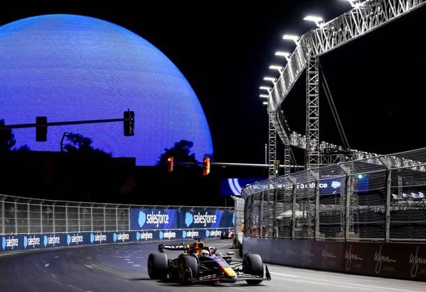 LAS VEGAS - Max Verstappen (Red Bull Racing) during the Las Vegas Formula 1 Grand Prix at the Las Vegas Strip Circuit in Nevada. ANP SEM VAN DER WAL F1 Grand Prix of Las Vegas 2022 23 xVIxANPxSportx xxANPxIVx 484230598 originalFilename: 484230598.jpg