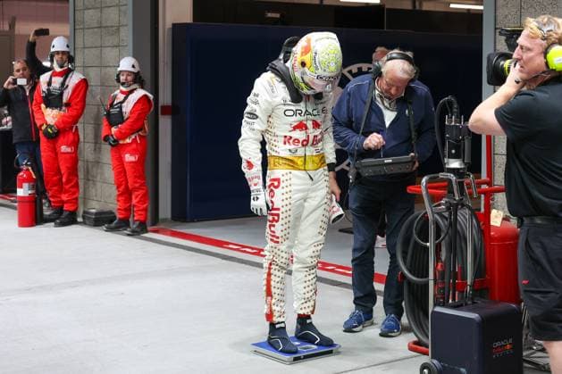 Winner of the Las Vegas Grand Prix, Max Verstappen Red Bull is weighed, Race, Las Vegas Grand Prix, Motorsport, Men, Formula 1, 18 11 2023 Las Vegas Nevada USA Copyright: xkolbert-press ChristianxKolbertx