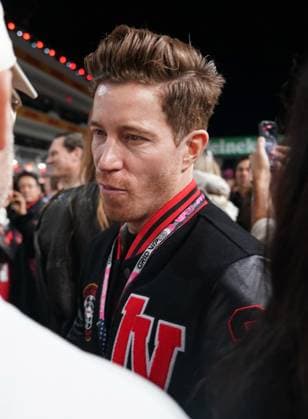 18 11 2023, Las Vegas Street Circuit, Las Vegas, FORMULA 1 HEINEKEN SILVER LAS VEGAS GRAND PRIX 2023 ,in the picture snowboarder Shaun White Las Vegas Las Vegas Street Circuit United States  eu-images-506