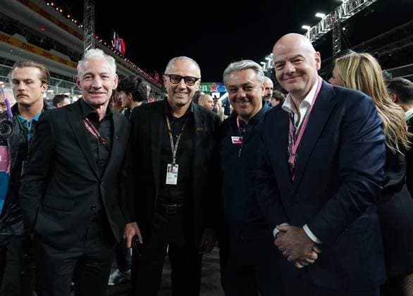 18 11 2023, Las Vegas Street Circuit, Las Vegas, FORMULA 1 HEINEKEN SILVER LAS VEGAS GRAND PRIX 2023 ,in the picture Greg Maffei President and Chief Executive Officer of Liberty Media , Formula 1 boss Stefano Domenicali, Managing Director of Renault Luca de Meo, FIFA President Giovanni Infantino Las Vegas Las Vegas Street Circuit United States  eu-images-506