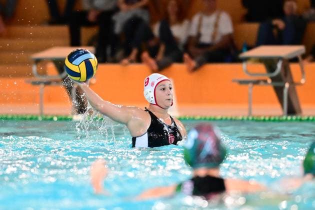 Water polo I Women I Season 2023 2024 I Bundesliga I 4 Matchday I Eimsbütteler TV SSV Esslingen I 18 11 2023 Gina Marie Nonne ETV Wasserball Hamburg Schwimmhalle Inselpark Wilhelmsburg Hamburg Germany Copyright: xLobeca FelixxSchlikisx