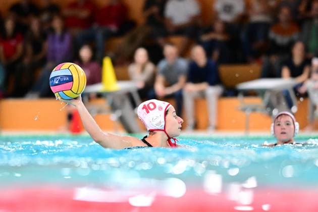 Water polo I Women I Season 2023 2024 I Bundesliga I 4 Matchday I Eimsbütteler TV SSV Esslingen I 18 11 2023 Scafi, Lilly ETV Wasserball Hamburg Schwimmhalle Inselpark Wilhelmsburg Hamburg Germany Copyright: xLobeca FelixxSchlikisx
