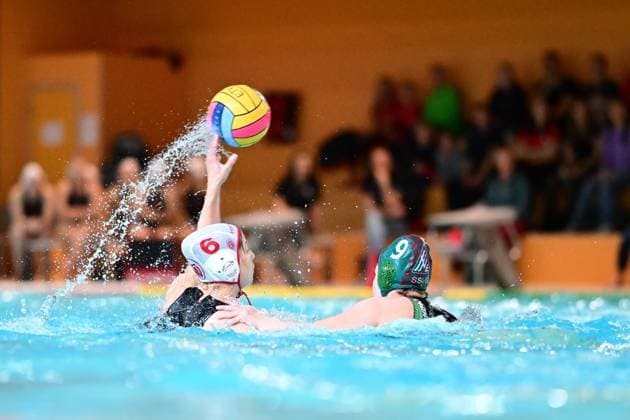 Water polo I Women I Season 2023 2024 I Bundesliga I 4 Matchday I Eimsbütteler TV SSV Esslingen I 18 11 2023 Pannasch, Pauline ETV Wasserball vs. 9 Neubert, Nele Hamburg Schwimmhalle Inselpark Wilhelmsburg Hamburg Germany Copyright: xLobeca FelixxSchlikisx