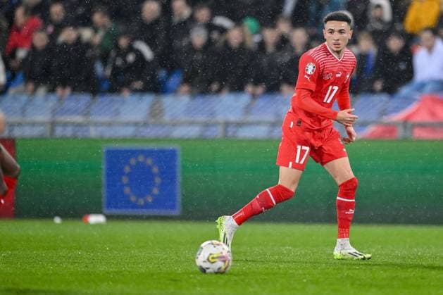 18 11 2023, Basel, Switzerland, St Jakob Park, Switzerland vs Kosovo UEFA European Championship Qualification 2023 2024 Group I, Ruben Vargas Switzerland in action, on the ball, single action Photo H Langer Basel St Jakob Park Switzerland  541_SCHKOS20231118_071 Langer-541