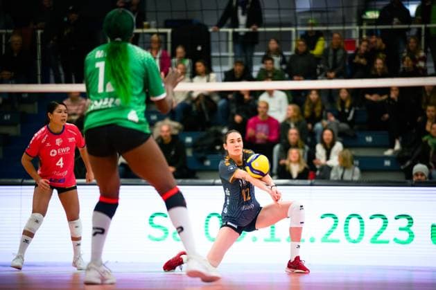 18 11 2023, Sporthalle Berg Fidel, Münster Muenster Volleyball, Bundesliga Women, Main Round, USC Münster Muenster vs SC Potsdam Acceptance Rodica Buterez 12 Potsdam