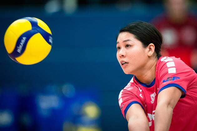 18 11 2023, Sporthalle Berg Fidel, Münster Muenster Volleyball, Bundesliga Women, Main Round, USC Münster Muenster vs SC Potsdam Acceptance Justine Wong Orantes 4 Potsdam Libero