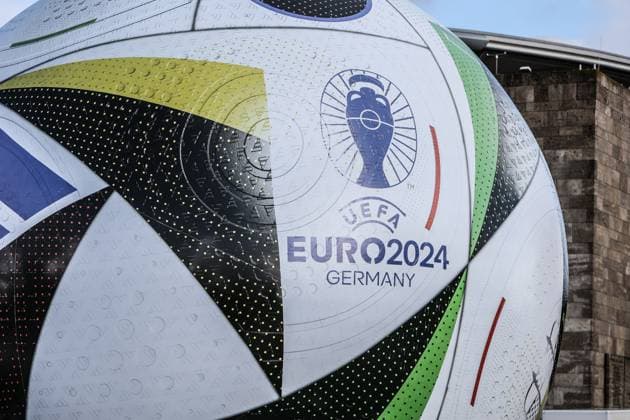 Sport, Football, DFB National Team Season 2023 24 German national players on the Maifeld in the Adidas Football Love Drop Zone where the official European Championship ball of Euro 2024 was presented 19 11 2023, Olympiastadion Berlin Football Love European Championship match ball by Adidas with the logo of Uefa Euro 2024 Berlin Olympiastadion Berlin Berlin Germany
