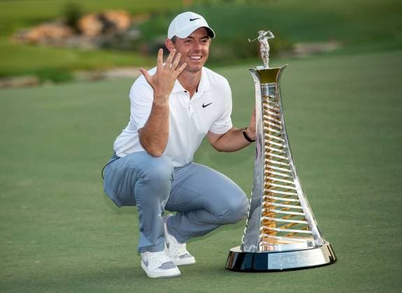 Bilder des Jahres 2023, Sport 11 November Sport Themen der Woche KW46 Sport Bilder des Tages RORY MCILROY of Northern Ireland is posing with the trophy after winning Race to Dubai following DP World Tour Championship in Dubai, United Arab Emirates, Nov 19, 2023. Dubai United Arab Emirates  Copyright: xMARTINxDOKOUPILx 441_4599