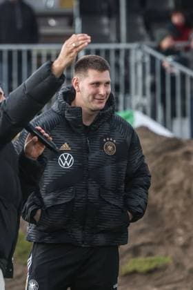 Sport, Football, DFB National Team Season 2023 24 German national players on the Maifeld in the Adidas Football Love Drop Zone where the official Euro 2024 European Championship ball was presented 19 11 2023, Olympiastadion Berlin Niklas Süle Germany, 15 Berlin Olympiastadion Berlin Berlin Germany