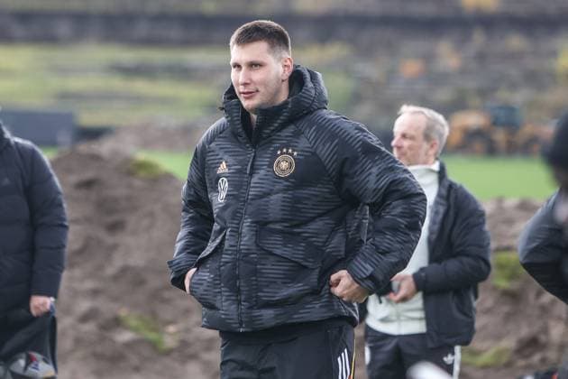Sport, Football, DFB National Team Season 2023 24 German national players on the Maifeld in the Adidas Football Love Drop Zone where the official Euro 2024 European Championship ball was presented 19 11 2023, Olympiastadion Berlin Niklas Süle Germany, 15 Berlin Olympiastadion Berlin Berlin Germany