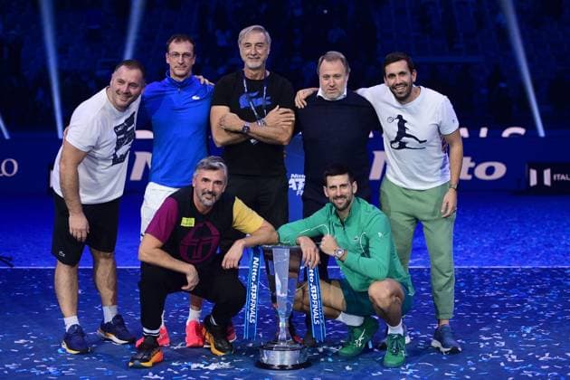 Foto Marco Alpozzi LaPresse 19 Novembre 2023 Torino - Italia - - Tennis Nitto ATP, Tennis Herren Finals - Finale singolo maschile - Jannik SINNER (ITA) vs Novak DJOKOVIC (SRB) Nella foto: Novak DJOKOVIC con il suo team November 19, 2023 Turin - Italy - Sport - Tennis Nitto ATP Finals - men singles final Jannik SINNER (ITA) vs Novak DJOKOVIC (SRB) In the pic: Novak DJOKOVIC with his team  Copyright: xMarcoxAlpozzi LaPressex