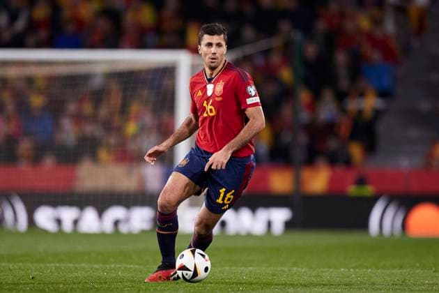 Spain v Georgia: Group A - UEFA EURO, EM, Europameisterschaft,Fussball 2024 European Qualifiers Rodri Hernandez of Spain in action during the UEFA EURO 2024 European Qualifier match between Spain and Georgia at Estadio Municipal Jose Zorrilla on November 19, 2023, in Valladolid, Spain. Valladolid Estadio Municipal Jose Zorrilla Valladolid Spain RL_ESPvGEOR_033 Copyright: xRicardoxLarreinax