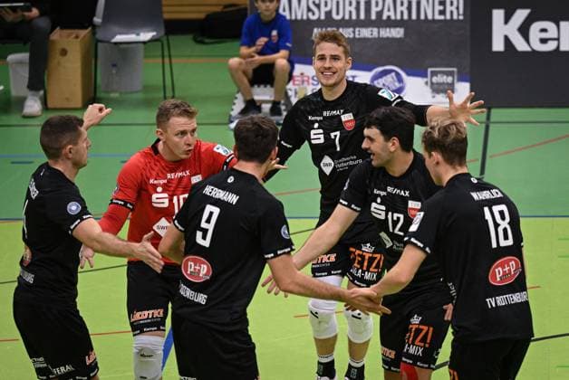 Volleyball 2 Bundesliga season 2023 2024 TV Rottenburg Volley Young Stars Friedrichshafen 19 11 2023 Team TV Rottenburg Jakob Elsaesser, Hannes Elsaesser, Linus Hermann, Timon Schippmann, Yannick Menke and Giulio Wahrlich from left to right