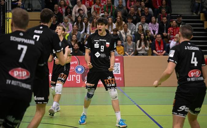 Volleyball 2 Bundesliga Season 2023 2024 TV Rottenburg Volley Young Stars Friedrichshafen 19 11 2023 JUBEL TV Rottenburg Linus Hermann Mitte