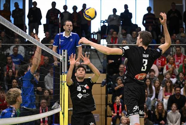 Volleyball 2 Bundesliga season 2023 2024 TV Rottenburg Volley Young Stars Friedrichshafen 19 11 2023 Linus Hermann center, TV Rottenburg and Jan Huber right, TV Rottenburg