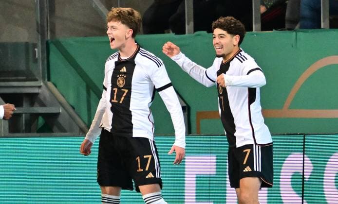 20 11 2023 Soccer German national football team national team of the U20 juniors DFB international match Germany gg England xwoxzix goal celebration joy after goal goal shot to 1 0 by Paul Wanner 17, Germany Paul Wanner 17, Germany Ben Bobzien 7, Germany