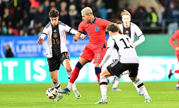 20 11 2023 Soccer German national football team national team U20 juniors DFB international match Germany gg England xwoxzix Aleksandar Pavlovic 16, Germany Mateo Joseph 9, England Tim Oermann 15, Germany