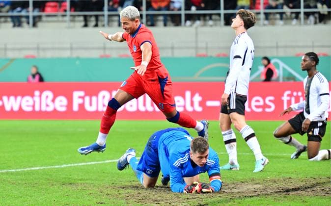 20 11 2023 Soccer German national football team national team U20 juniors DFB international match Germany gg England xwoxzix goal celebration joy after goal goal shot to 1 1 by Mateo Joseph 9, England Tjark Ernst 1, Germany beaten