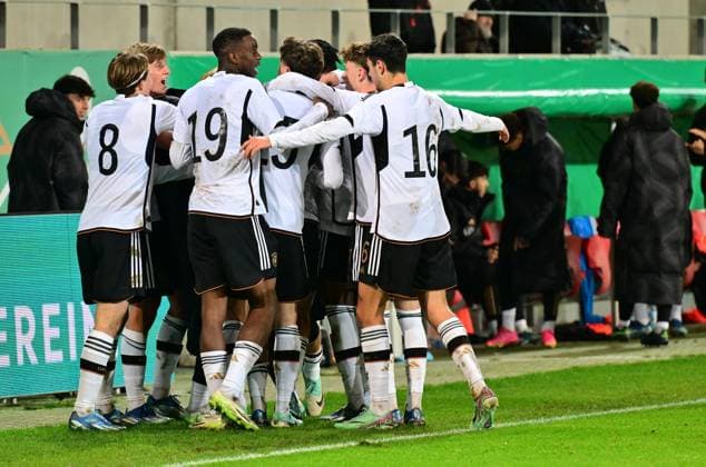 20 11 2023 Soccer German national football team national team of the U20 juniors DFB international match Germany gg England xwoxzix goal celebration joy after goal goal shot to 2 1 by Ben Bobzien 7, Germany