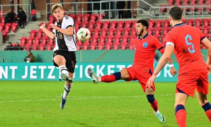 20 11 2023 Soccer German national football team national team U20 juniors DFB international match Germany gg England xwoxzix Aljosha Kemlein 18, Germany Ryan Andrews 2, England