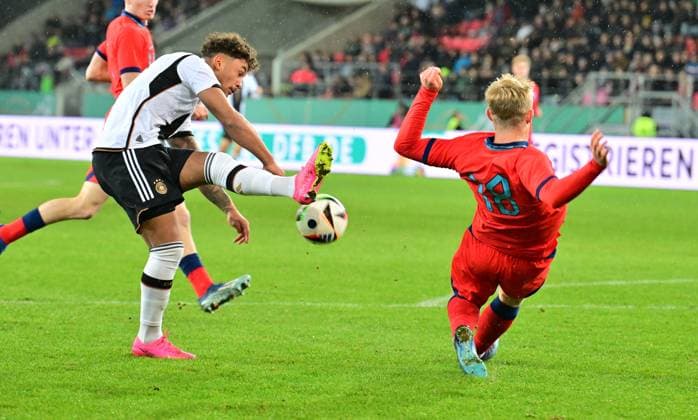 20 11 2023 Soccer German national football team national team U20 juniors DFB international match Germany gg England xwoxzix Armindo Sieb 9, Germany Lewis Hall 18, England