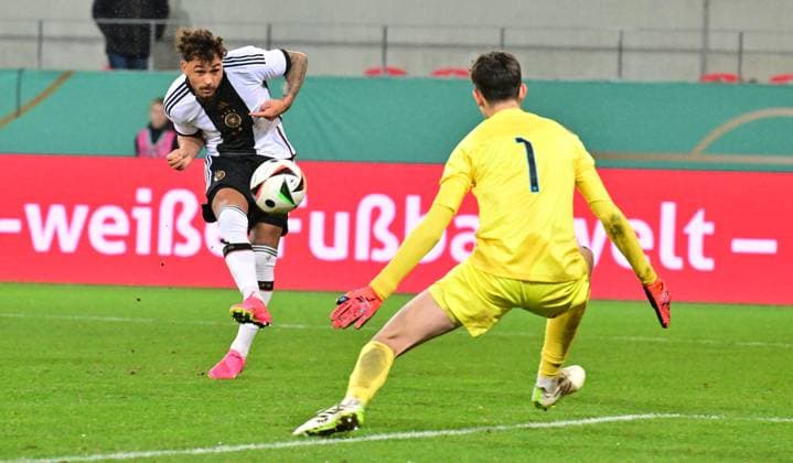 20 11 2023 Soccer German national football team national team U20 juniors DFB international match Germany gg England xwoxzix Armindo Sieb 9, Germany James Beadle 1, England