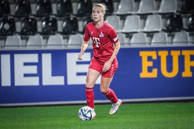 SC Freiburg 1 FC Köln Soccer Google Pixel Womens Bundesliga 2023 2024, Matchday 8, SC Freiburg 1 FC Köln, Dreisamstadion Colognes Celina Degen on the ball