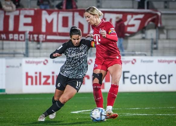 SC Freiburg 1 FC Köln Soccer Google Pixel Womens Bundesliga 2023 2024, Matchday 8, SC Freiburg 1 FC Köln, Dreisamstadion Freiburgs Hasret Kayikci and Colognes Sharon Beck in a duel