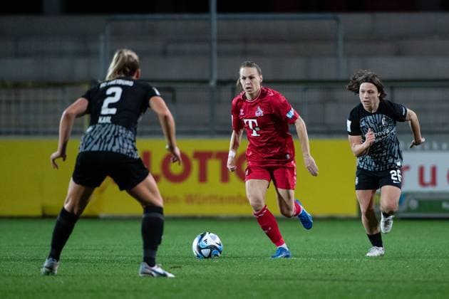 Dora Zeller FC Koeln, 19 in duel with Lisa Karl SC Freiburg, 02 , Ally Gudorf SC Freiburg, 26 , GER, SC Freiburg vs FC Koeln, Fußball Google Pixel Frauen Bundesliga, 8 Spieltag, Saison 2023 2024, 20 11 2023 DFB regulations prohibit any use of photographs as image sequences and or quasi video GER, SC Freiburg vs FC Koeln, Fussball Google Pixel Frauen Bundesliga, 8 Spieltag, Saison 2023 2024, 20 11 2023 Freiburg Copyright: xEibner-Pressefoto Memmlerx EP_MMR